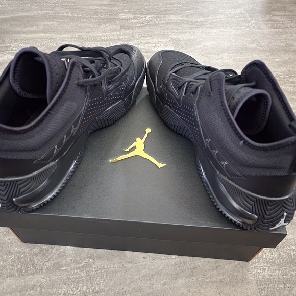 Jordans - Picture 4 of 11